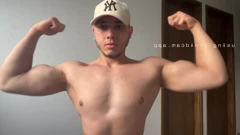 max_valiant1 online show from May 12, 11:41 am