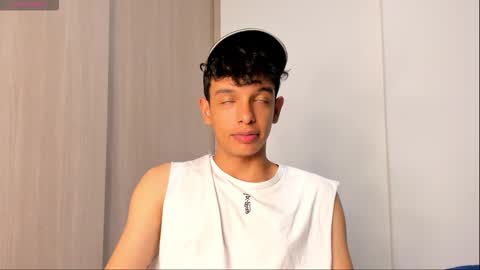 Max  online show from February 22, 8:22 pm