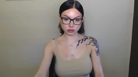 Snapshot of maxi_sweetheart chatting on February 18, 8:27 am Joanna online show from February 18, 8:27 am