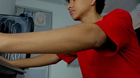 Maximiliano online show from November 2, 8:42 pm