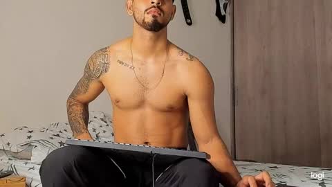 Maximo online show from April 23, 9:27 pm