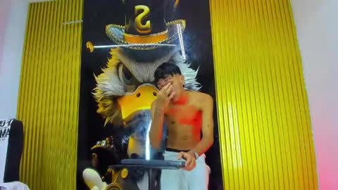 maximo_grayt_ online show from May 11, 4:04 pm