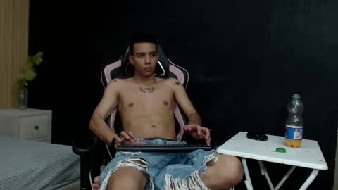 MaximoGray online show from January 17, 9:56 pm