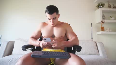 Sebastian online show from November 12, 9:06 pm