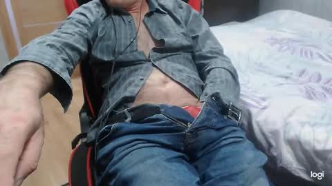 maximus3334 online show from October 13, 11:23 am