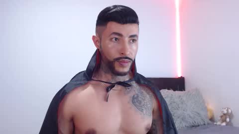 Independent Model online show from October 30, 3:51 am