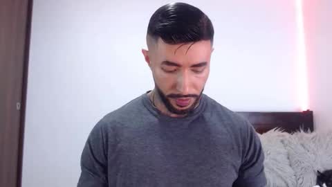 Independent Model online show from January 14, 4:53 am