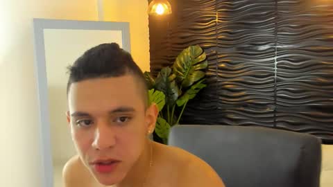 Maximus online show from January 3, 10:19 pm