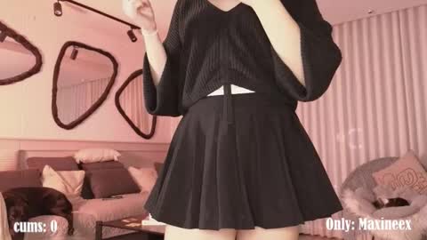 Maxine online show from March 19, 11:42 pm