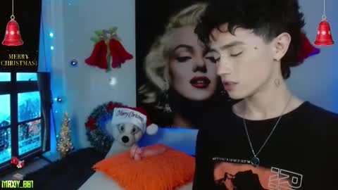 Max online show from December 20, 4:08 am