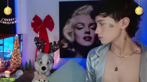 Max online show from December 4, 7:44 am
