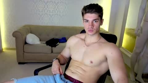 MaxKaiden online show from June 3, 4:26 am