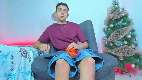 MAX online show from December 15, 11:31 pm