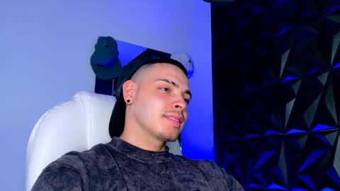 MAX online show from January 16, 11:03 pm