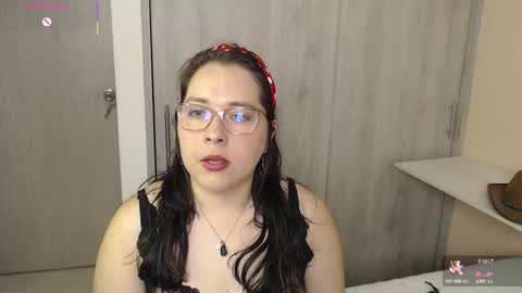 Snapshot of may_bloom chatting on October 9, 9:42 pm May online show from October 9, 9:42 pm