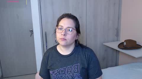 Snapshot of may_bloom chatting on October 20, 3:11 am May online show from October 20, 3:11 am