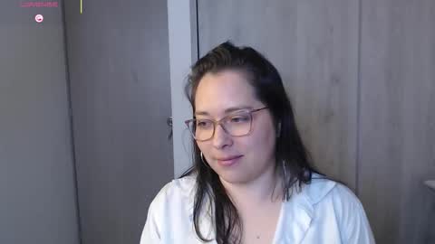 Snapshot of may_bloom chatting on October 12, 12:58 am May online show from October 12, 12:58 am