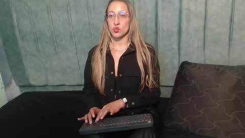 Maya online show from September 21, 12:09 pm