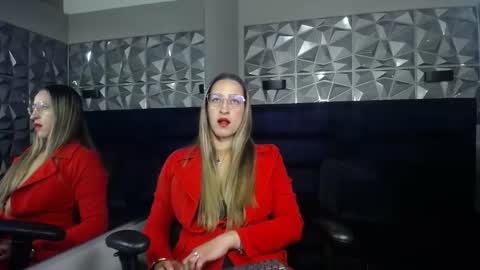 Maya online show from October 5, 4:03 pm