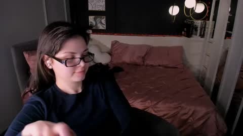 Maya online show from April 19, 6:10 pm