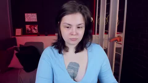 Woman online show from March 1, 2:02 pm