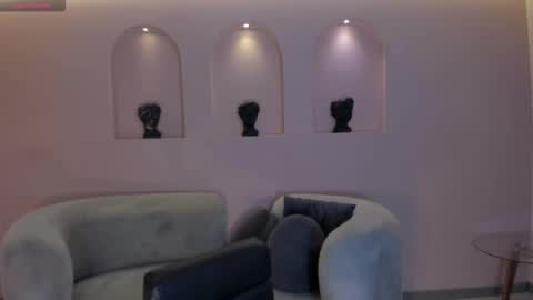 M A Y A    H O F F M A N online show from December 18, 11:05 am