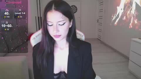 Mayales online show from October 5, 8:05 pm