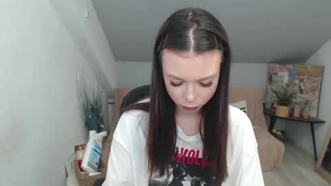 mayawill online show from December 17, 9:43 pm