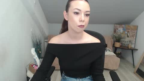 mayawill online show from January 15, 2:04 pm