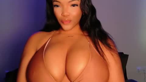 MayBabi online show from April 13, 6:12 pm