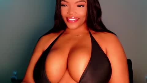 MayBabi online show from December 5, 1:31 pm