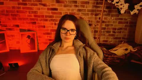 maybloom_ online show from March 2, 2:24 pm