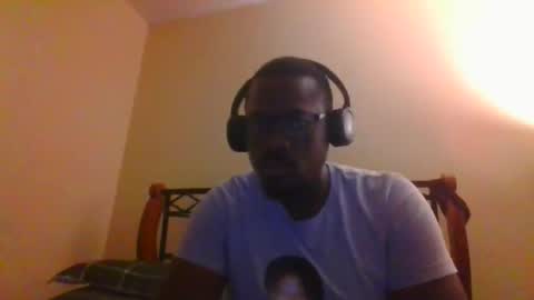Snapshot of mbsupreme chatting on October 13, 12:56 am Mark online show from October 13, 12:56 am