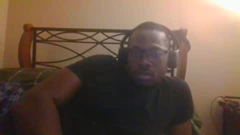 Snapshot of mbsupreme chatting on October 15, 4:05 am Mark online show from October 15, 4:05 am