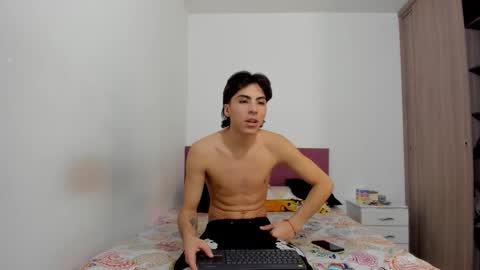 mcloviin_ online show from February 25, 5:27 pm