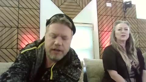 me2283 online show from April 29, 10:36 pm