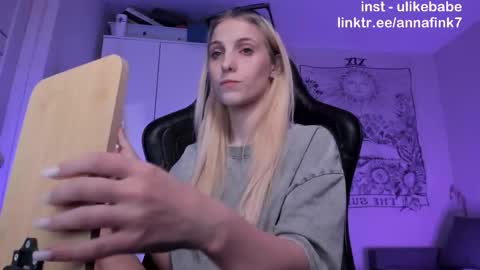 Anna online show from September 19, 7:28 pm