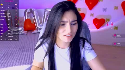 Dina online show from February 9, 9:39 pm