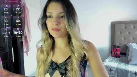 Snapshot of meduza_sexy_caramel chatting on February 13, 1:48 pm Baio online show from February 13, 1:48 pm