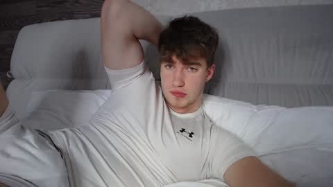 Max online show from February 4, 5:45 pm