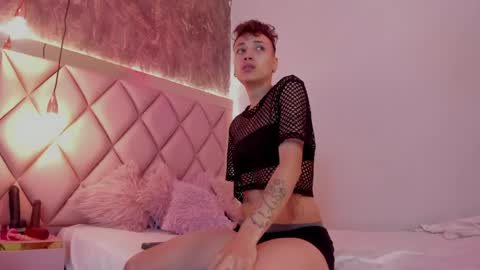 M E G A N online show from April 8, 6:44 pm