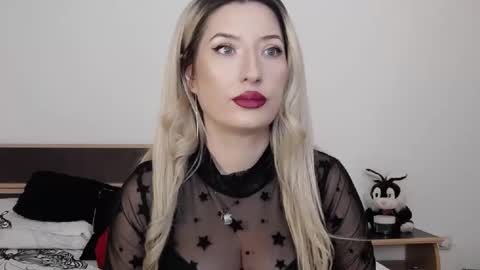 Snapshot of megan_blazee chatting on December 6, 10:02 pm Megan Blazee online show from December 6, 10:02 pm