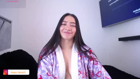 Snapshot of megan_bluee_ chatting on September 19, 5:16 pm Megan Bluee online show from September 19, 5:16 pm