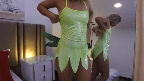 Snapshot of megan_cruzgb chatting on October 14, 1:36 pm Carolina Paez online show from October 14, 1:36 pm