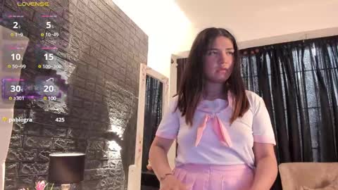 Snapshot of megan_devon chatting on February 27, 5:58 pm online show from February 27, 5:58 pm