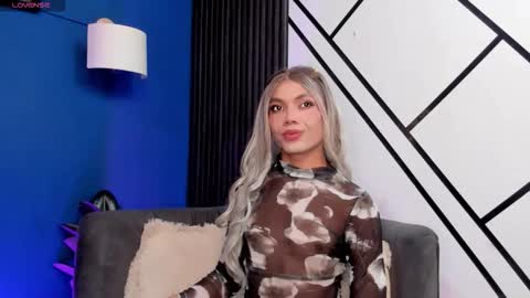 megan do santos online show from November 27, 8:05 pm