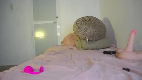 Snapshot of megan_dolly777 chatting on October 5, 7:17 am megan online show from October 5, 7:17 am