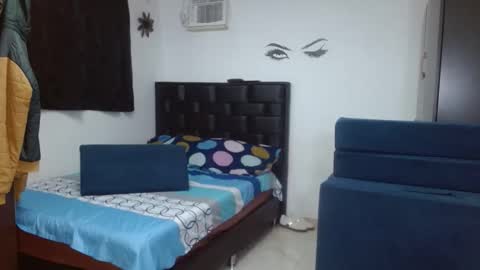 megan_greyxx online show from May 5, 11:16 am
