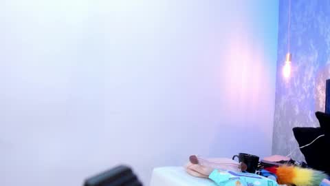 Isis ariany  online show from November 24, 2:05 pm