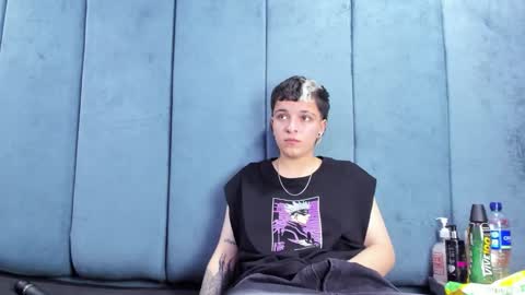 megan_thompsonn_ online show from May 15, 3:04 am